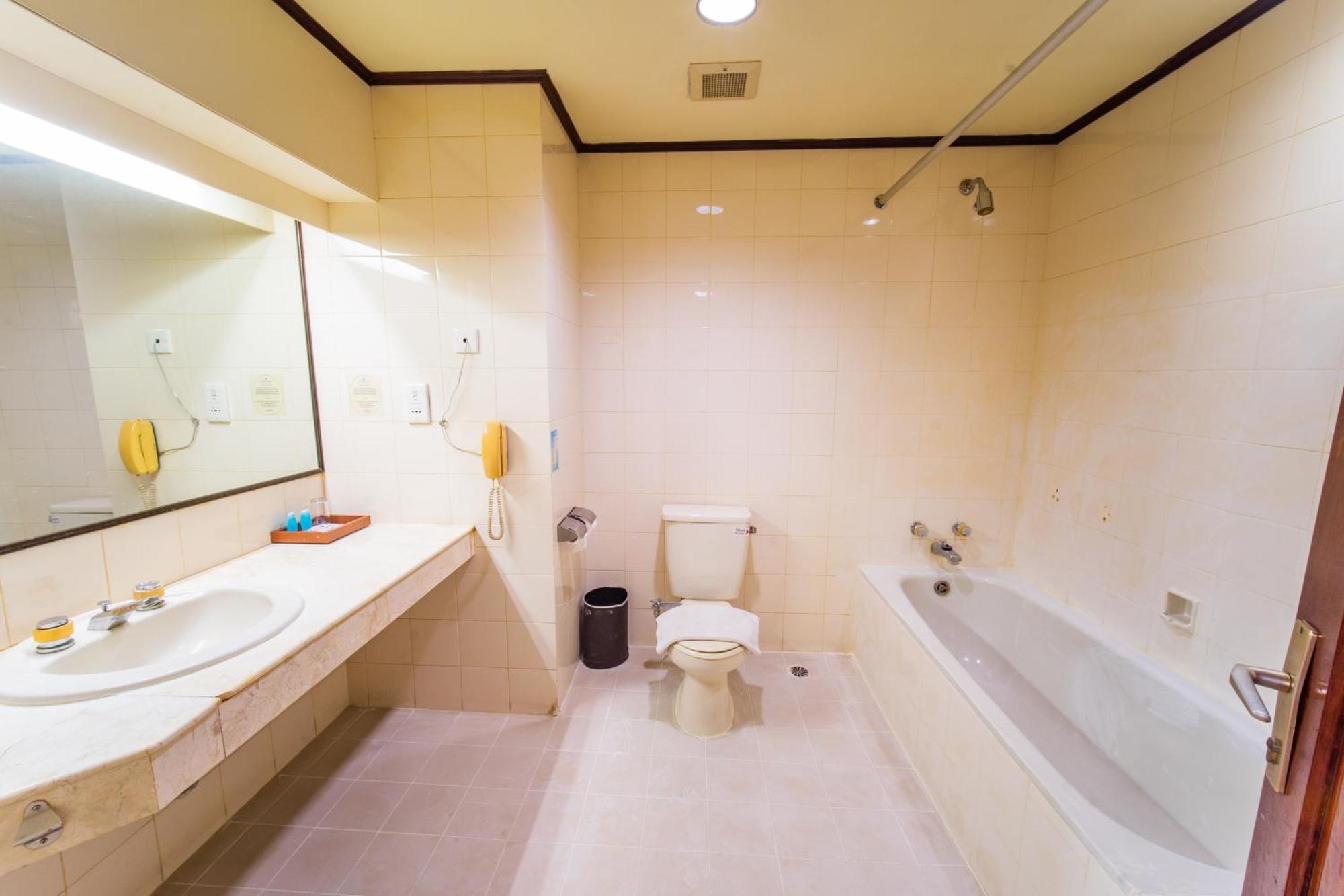 Adika Hotel Bahtera Klandasan Kecil Экстерьер фото