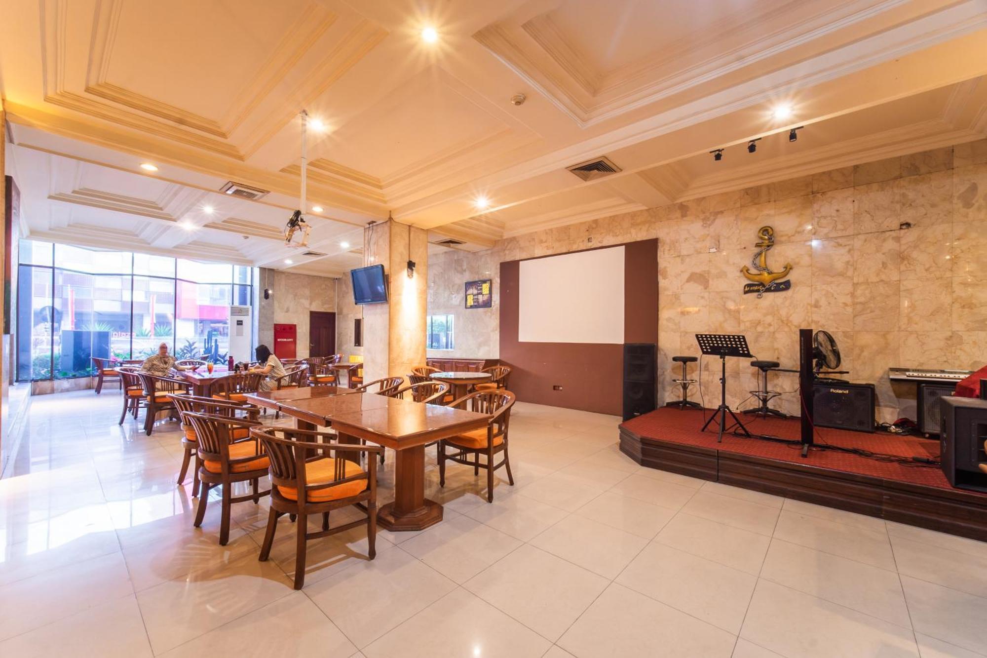 Adika Hotel Bahtera Klandasan Kecil Экстерьер фото