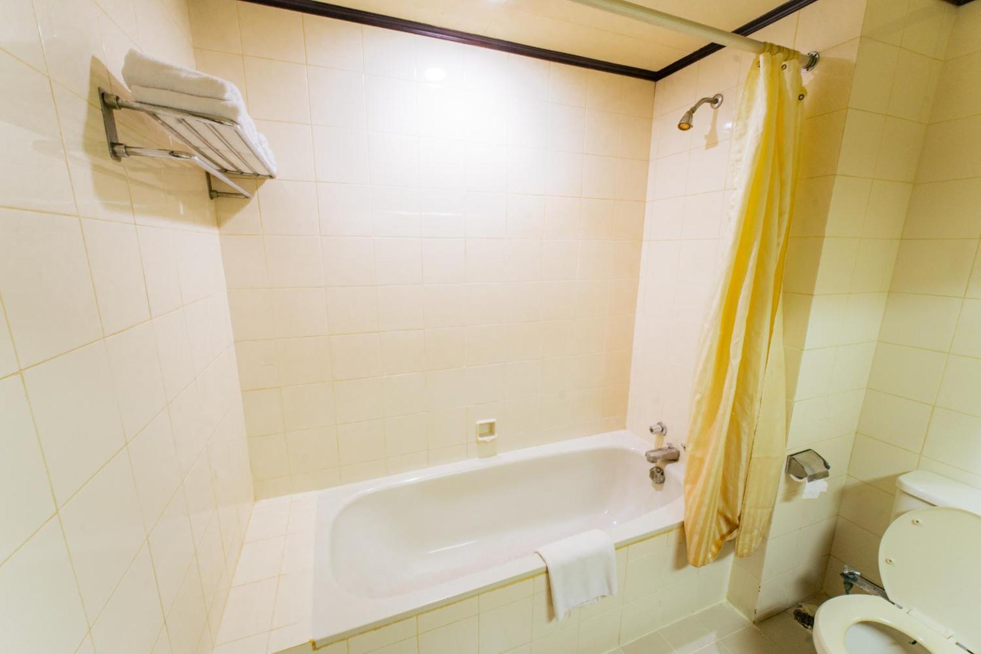 Adika Hotel Bahtera Klandasan Kecil Экстерьер фото