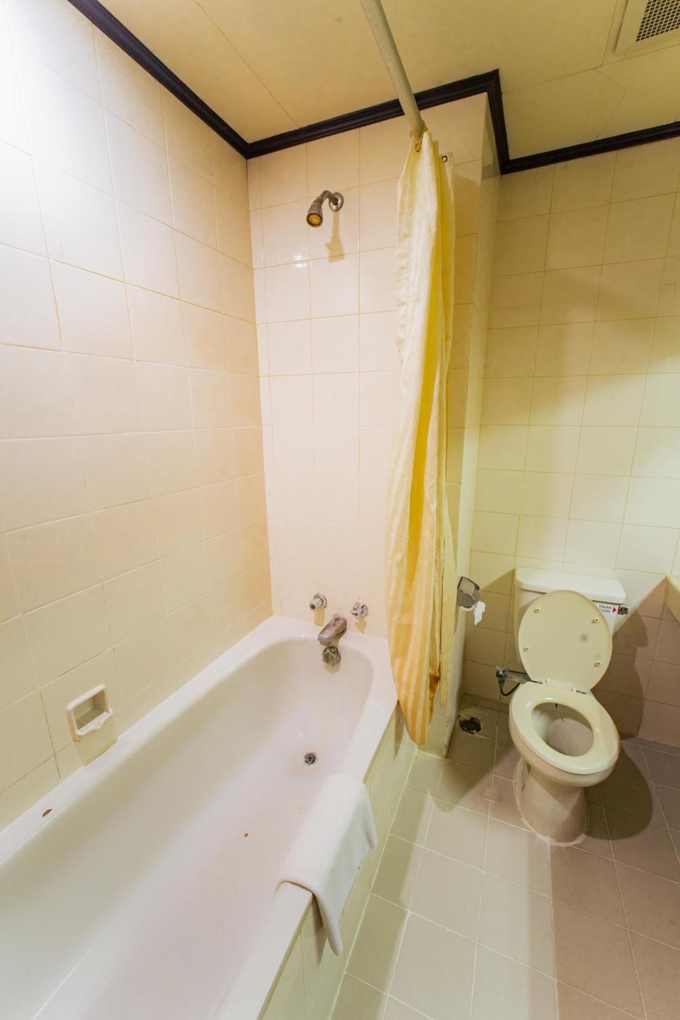 Adika Hotel Bahtera Klandasan Kecil Экстерьер фото