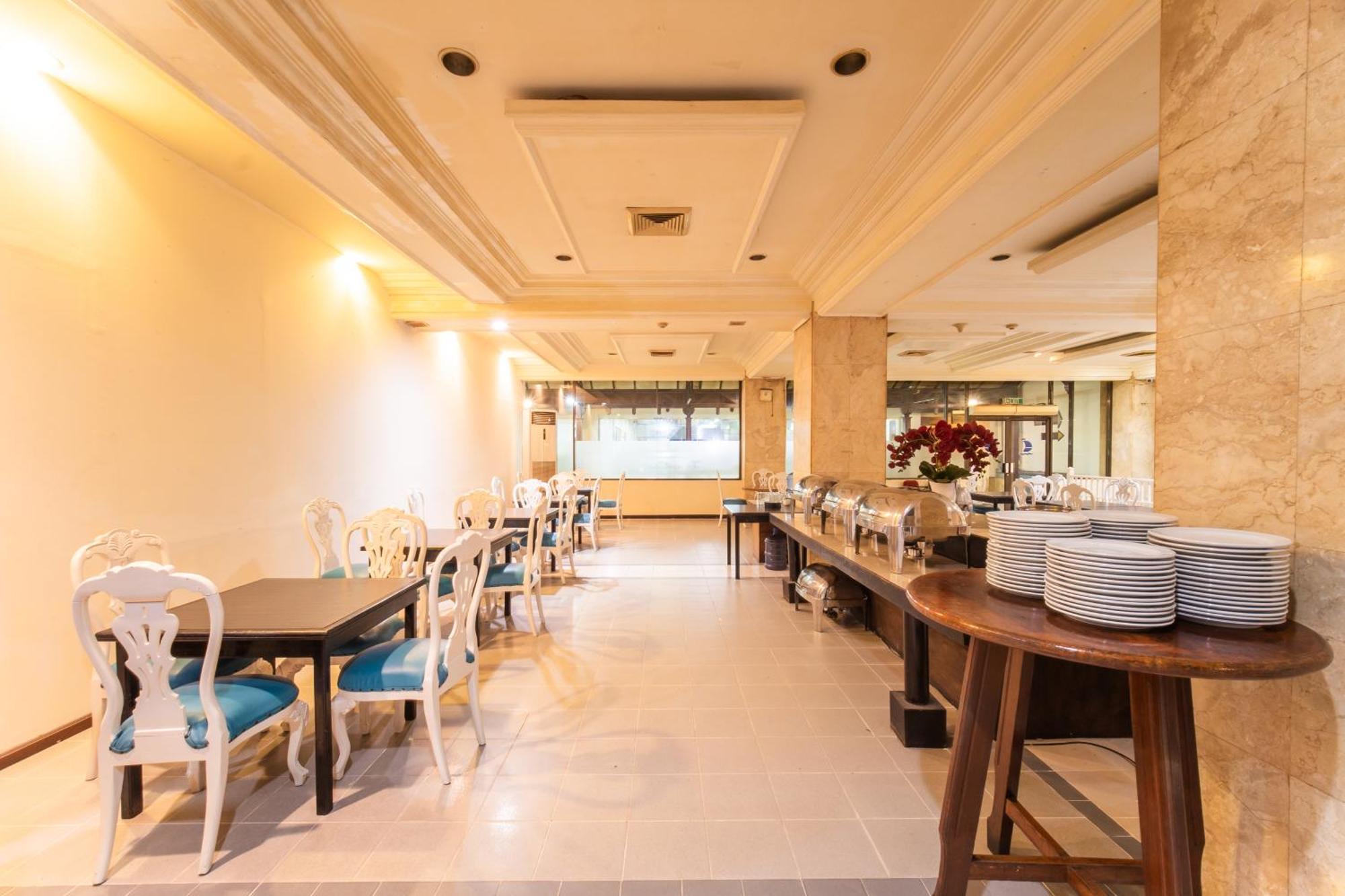 Adika Hotel Bahtera Klandasan Kecil Экстерьер фото