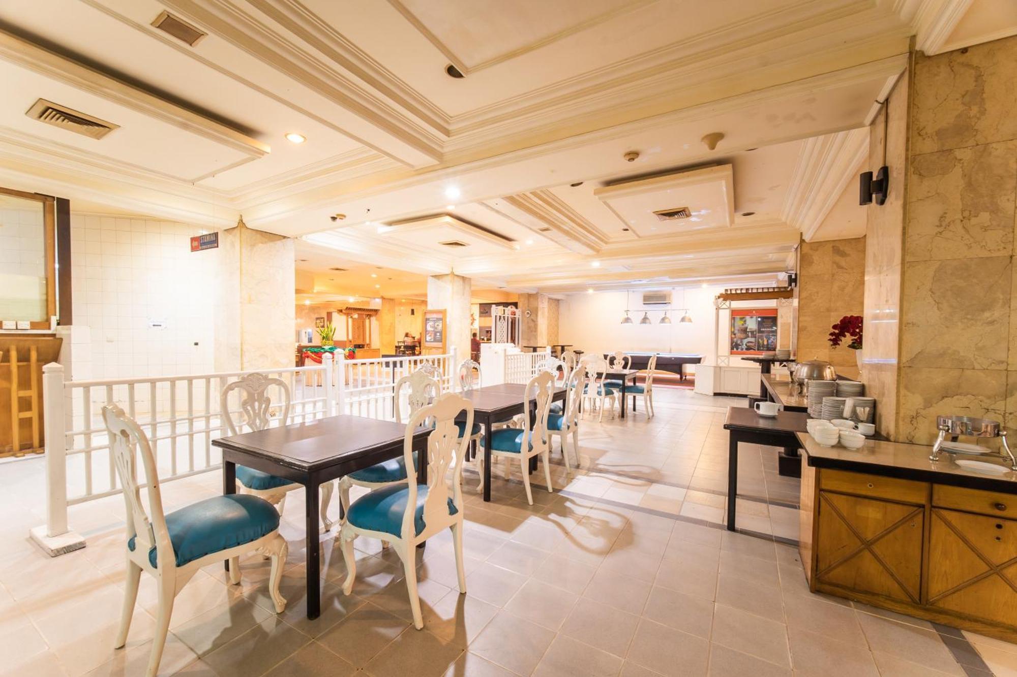 Adika Hotel Bahtera Klandasan Kecil Экстерьер фото