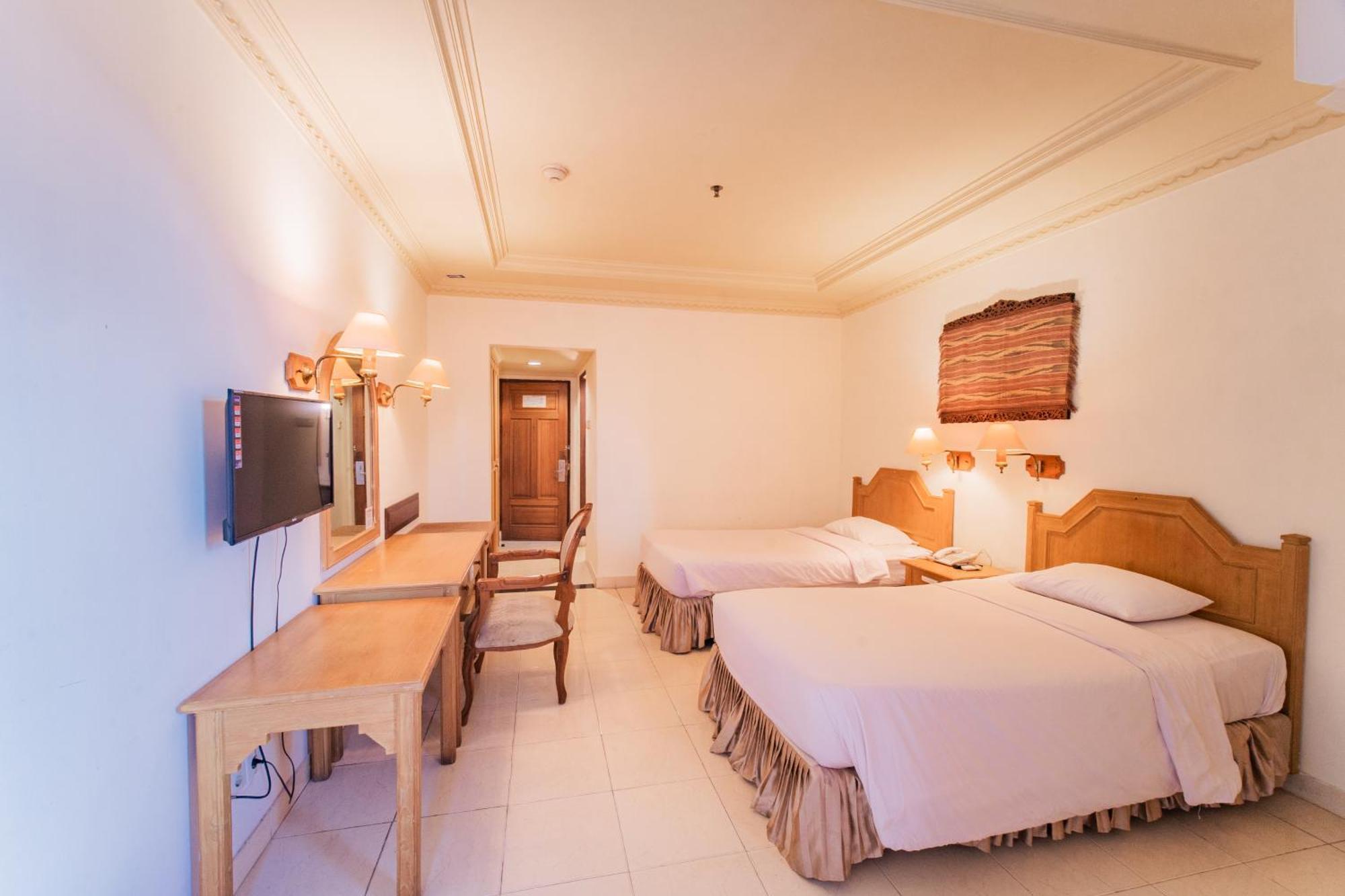 Adika Hotel Bahtera Klandasan Kecil Экстерьер фото