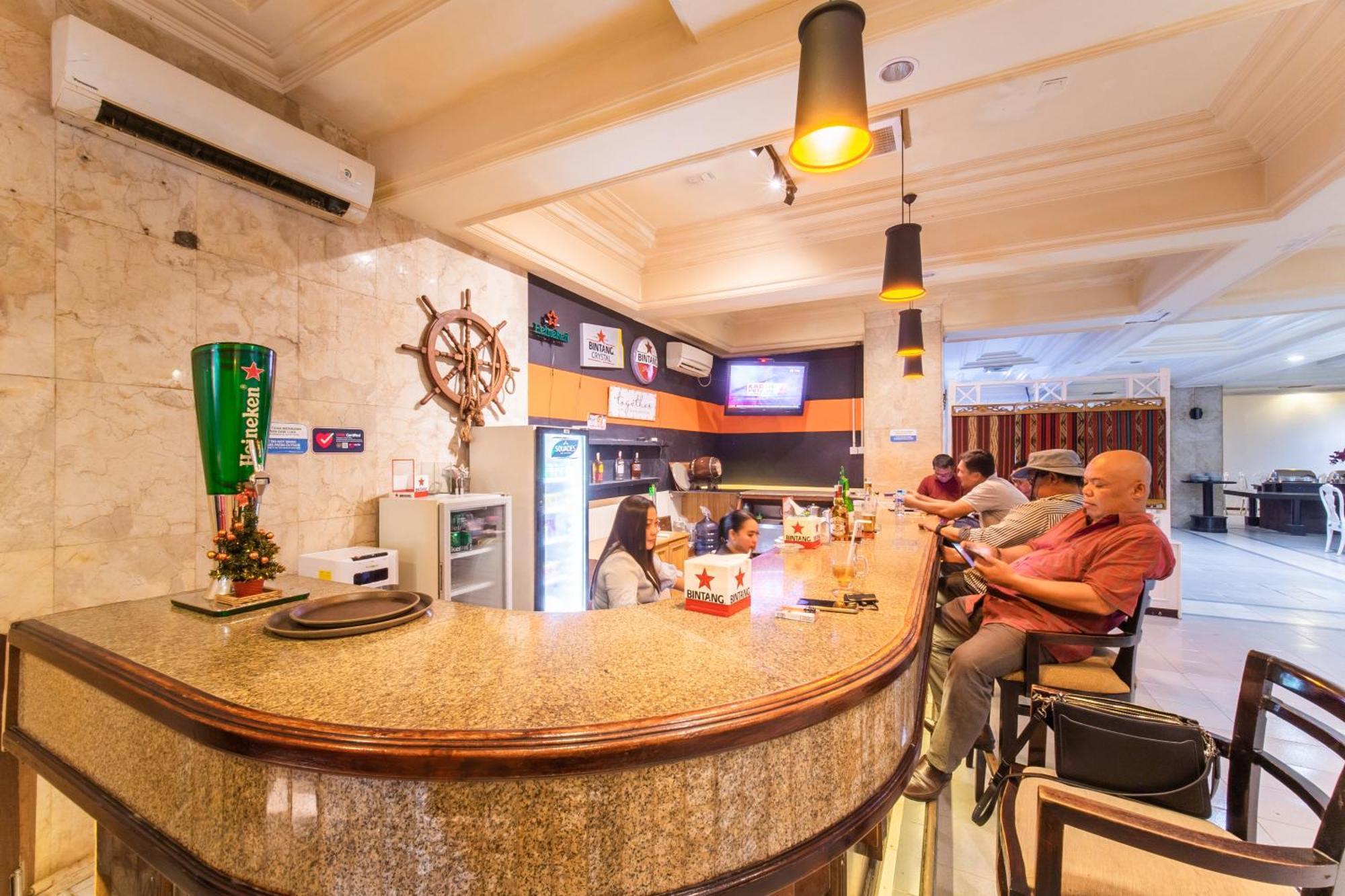 Adika Hotel Bahtera Klandasan Kecil Экстерьер фото